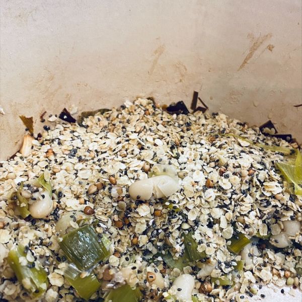 Leek and thyme breakfast crumble with coconut and cannellini beans